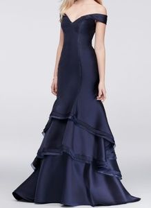 NWT Xscape Gown